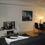 Perfect Large One Bedroom Plus Study - Alb09518
