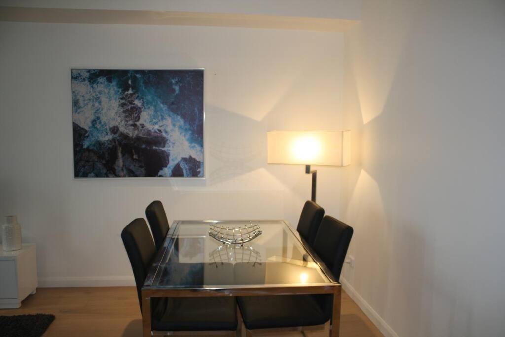 Perfect Large One Bedroom Study - Alb09518 Apartment *