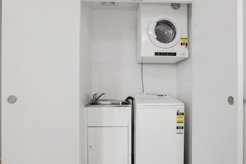 Perfect Large One Bedroom Study - Alb09518 Apartment Sydney