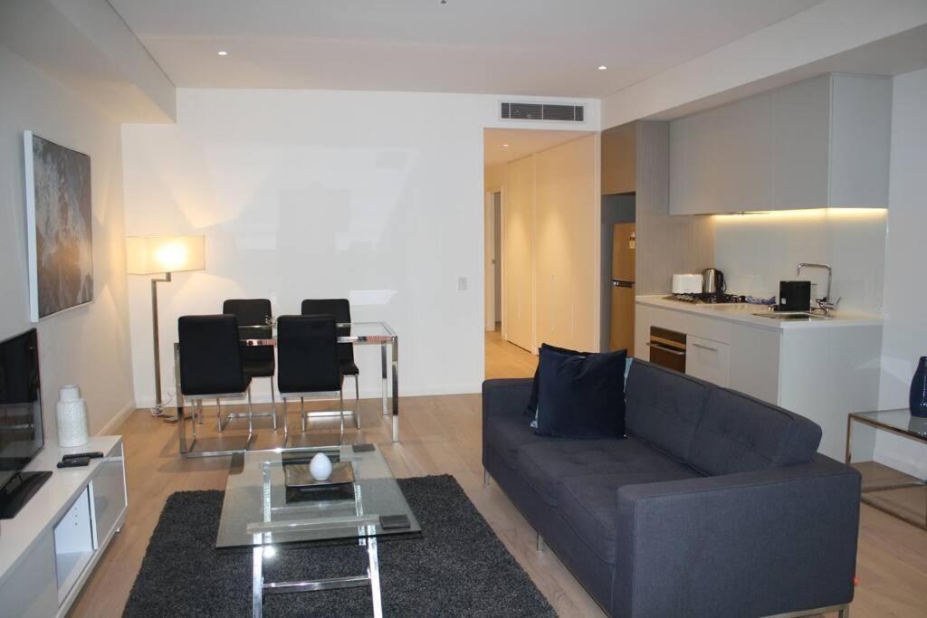 Perfect Large One Bedroom Study - Alb09518 Apartment