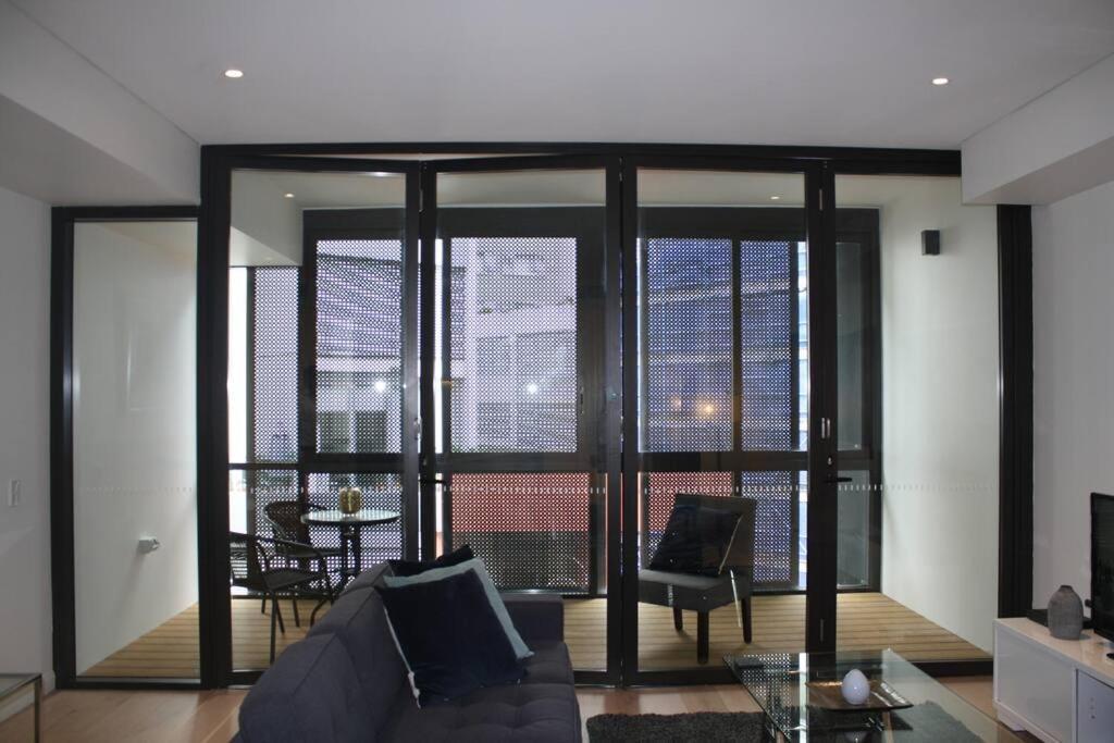 Perfect Large One Bedroom Study - Alb09518 *