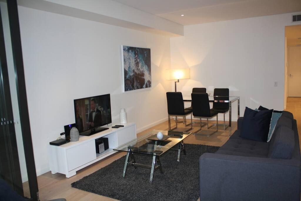 Perfect Large One Bedroom Study - Alb09518 * Sydney